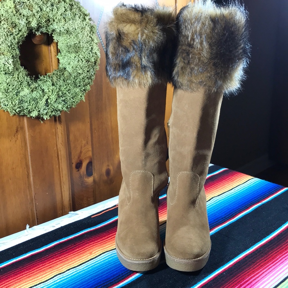 UGG Valburg Tan Suede Wedge Boot - SZ 7 NEW - Picture 5 of 9